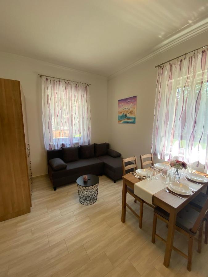 Karinthy Haz Guest House Siofok Exterior photo