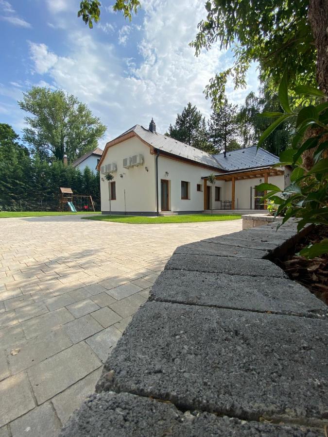 Karinthy Haz Guest House Siofok Exterior photo